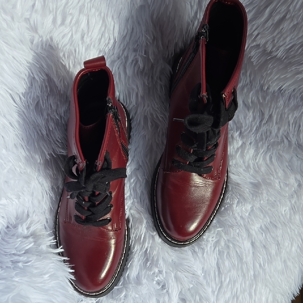 Women's Burgundy Lace-Up Boots - Picture 2 of 4